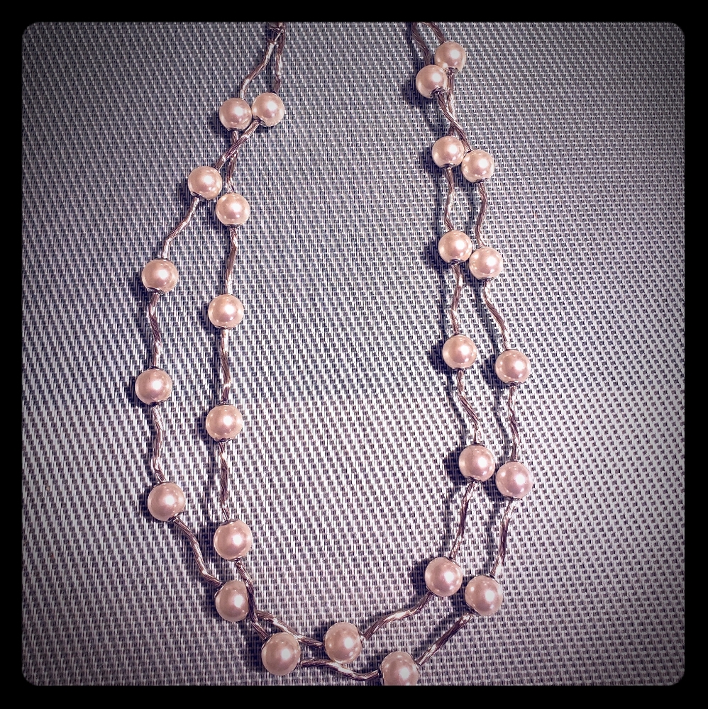 🍍 3 for $10!! 🍍 Silver/pearl double necklace